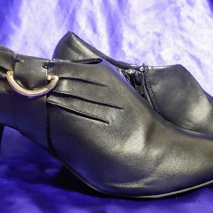 Low heel ankle bootie size 9